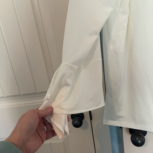 Chicos 3X bell sleeved white v-neck shirt. NWT - Picture 7 of 7